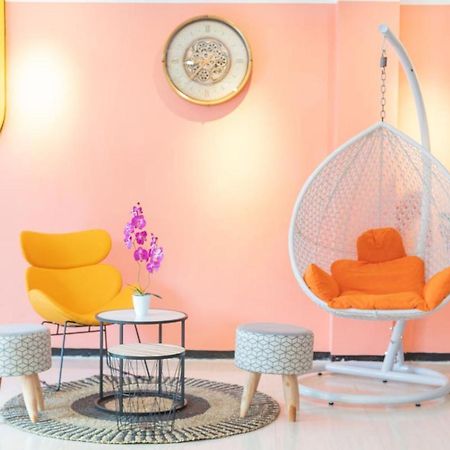 Sans Hotel Queen Batu Sumber Brantas Ngoại thất bức ảnh