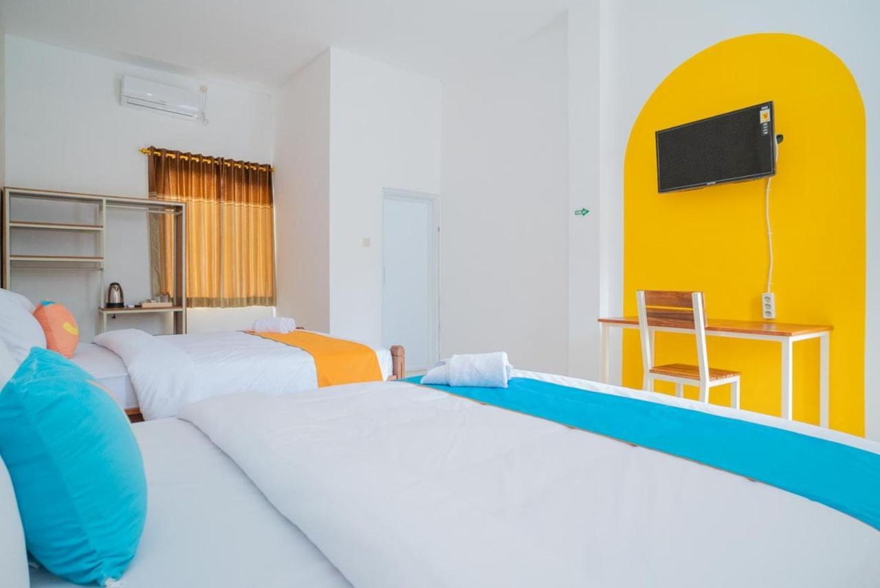 Sans Hotel Queen Batu Sumber Brantas Ngoại thất bức ảnh