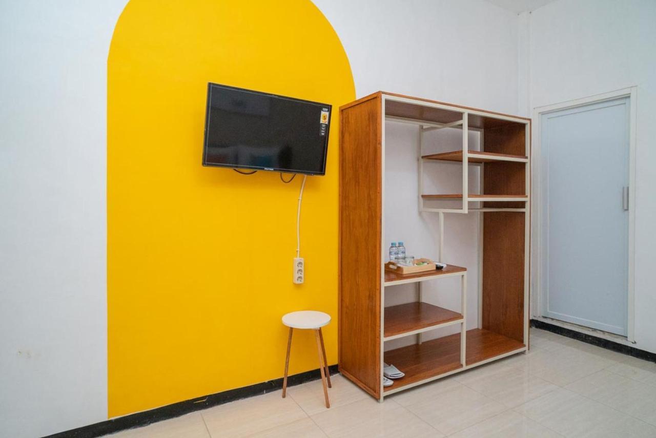 Sans Hotel Queen Batu Sumber Brantas Ngoại thất bức ảnh