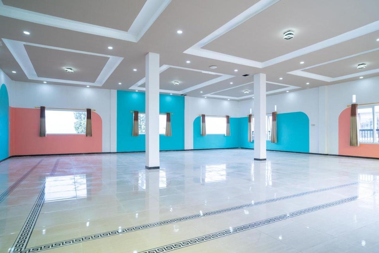 Sans Hotel Queen Batu Sumber Brantas Ngoại thất bức ảnh